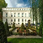 فندق Altus Palace - Destigo