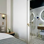 Altus Palace - Destigo فندق فروتسواف