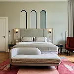Altus Palace - Destigo فندق فروتسواف