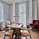 Altus Palace - Destigo 5* فروتسواف