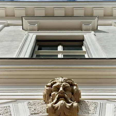 Altus Palace - Destigo Вроцлав
