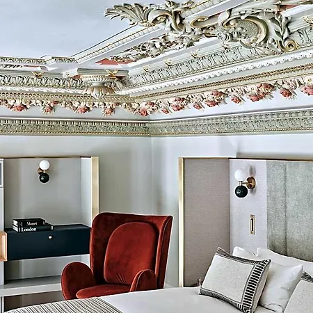Altus Palace - Destigo Breslau