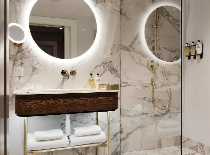 Altus Palace - Destigo Вроцлав